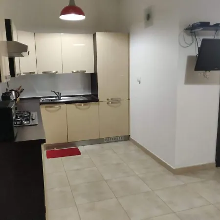 Cosy Central To All Amenities And Very Near The Sea In 马尔萨斯卡拉